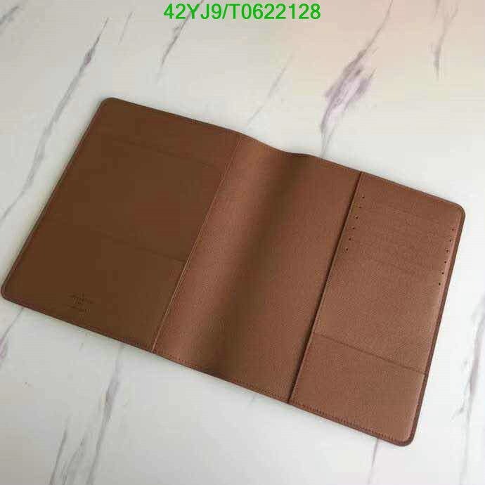 LV Bags-(4A)-Wallet-,Code: T0622128,$ 55USD