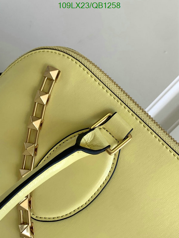 Valentino Bag-(4A)-Handbag- Code: QB1258 $ 142USD